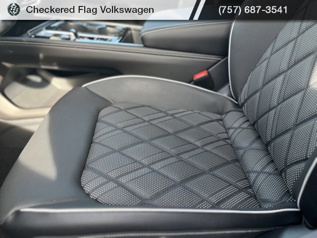 New 2026 Volkswagen Atlas SEL Premium R-Line image 24