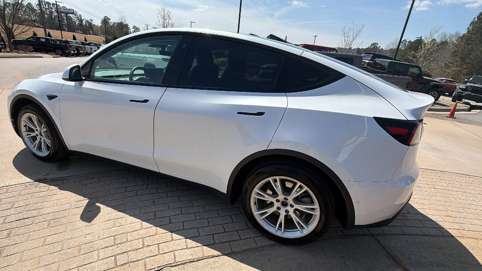 Used 2021 Tesla Model Y Long Range image 10
