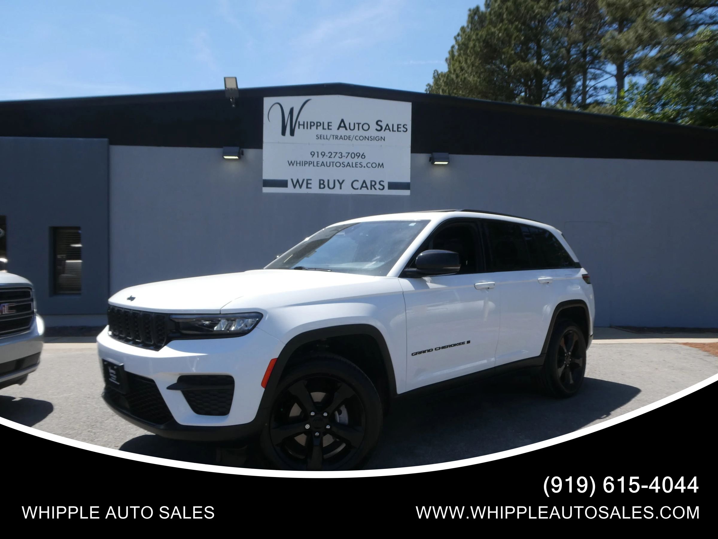 Used 2023 Jeep Grand Cherokee Altitude AWD/4WD image 1