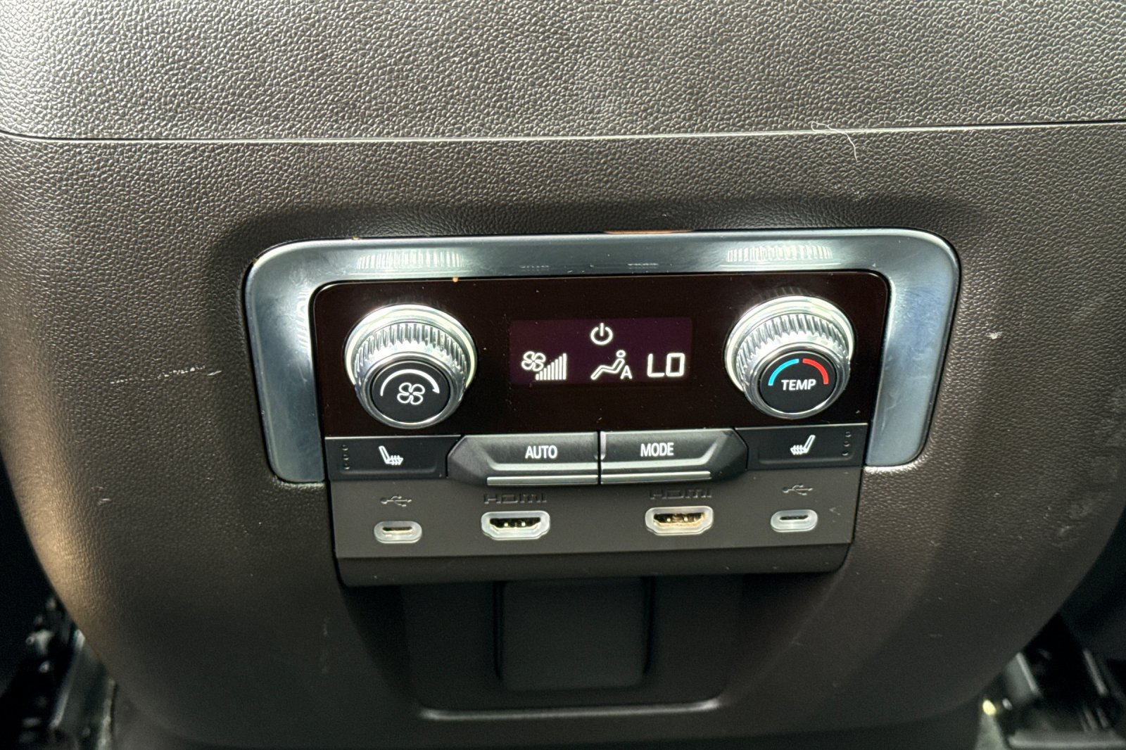 Used 2021 GMC Yukon XL Denali w/ Denali Ultimate Package AWD/4WD image 16