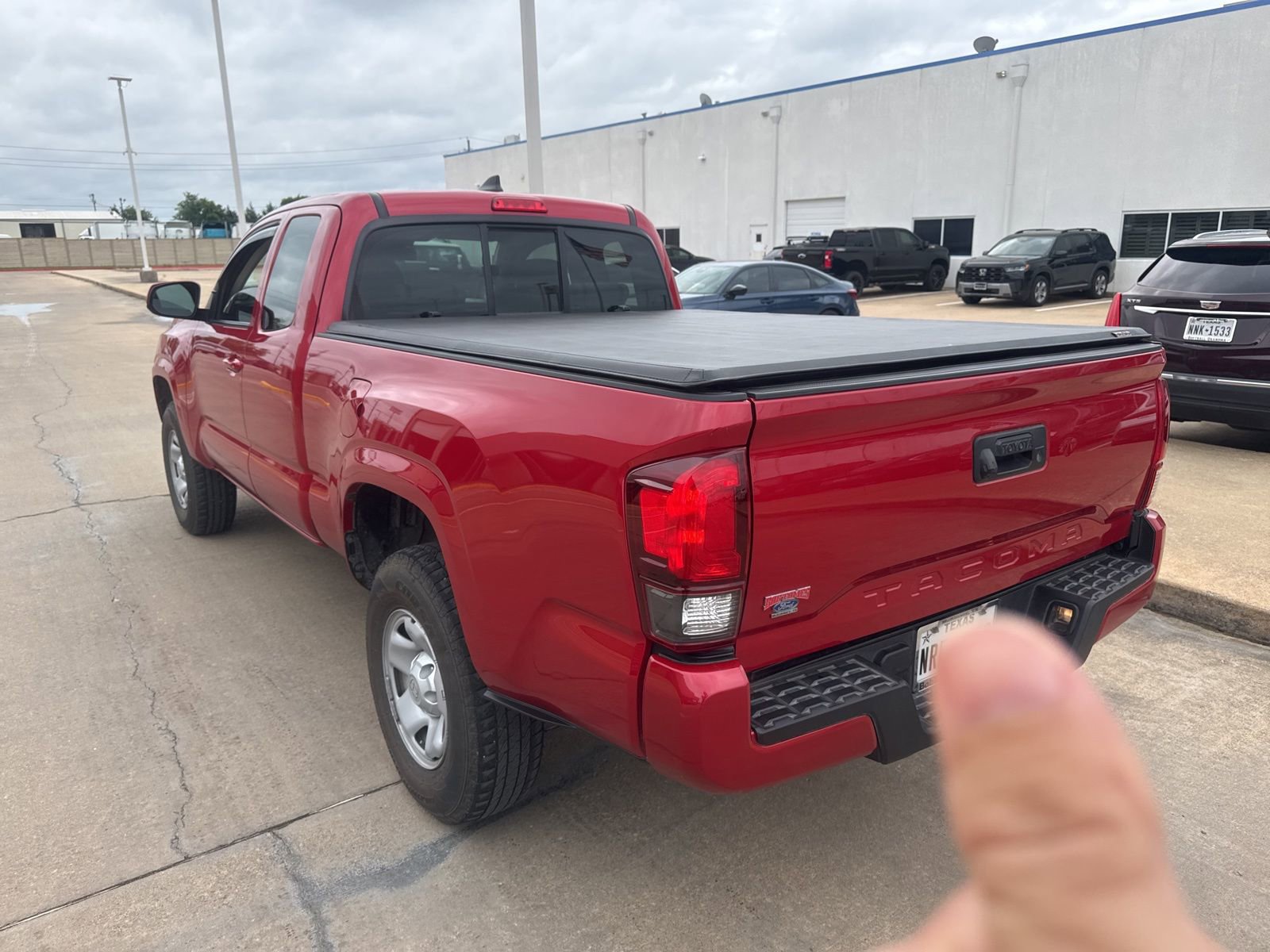Used 2018 Toyota Tacoma SR w/ SR Convenience Package RWD image 3