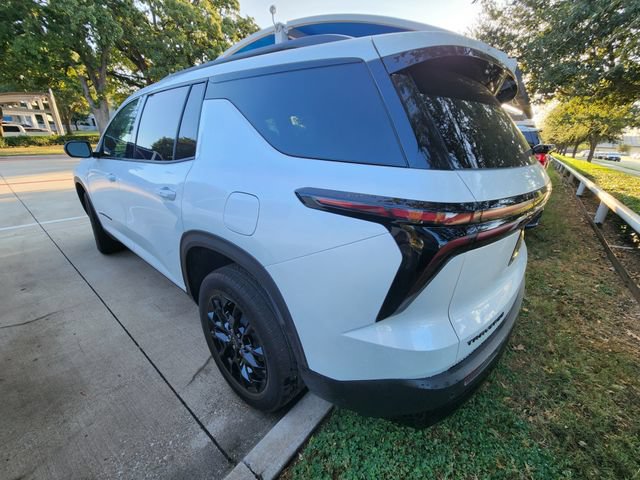 Used 2025 Chevrolet Traverse LT w/ Midnight/Sport Edition FWD image 4