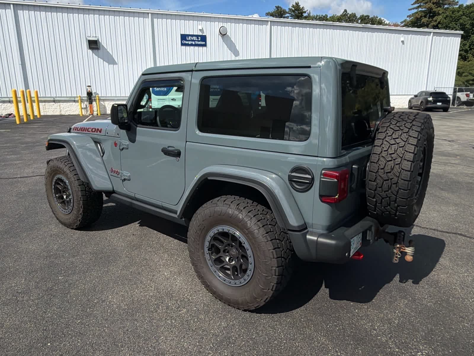 Used 2025 Jeep Wrangler Rubicon AWD/4WD image 7