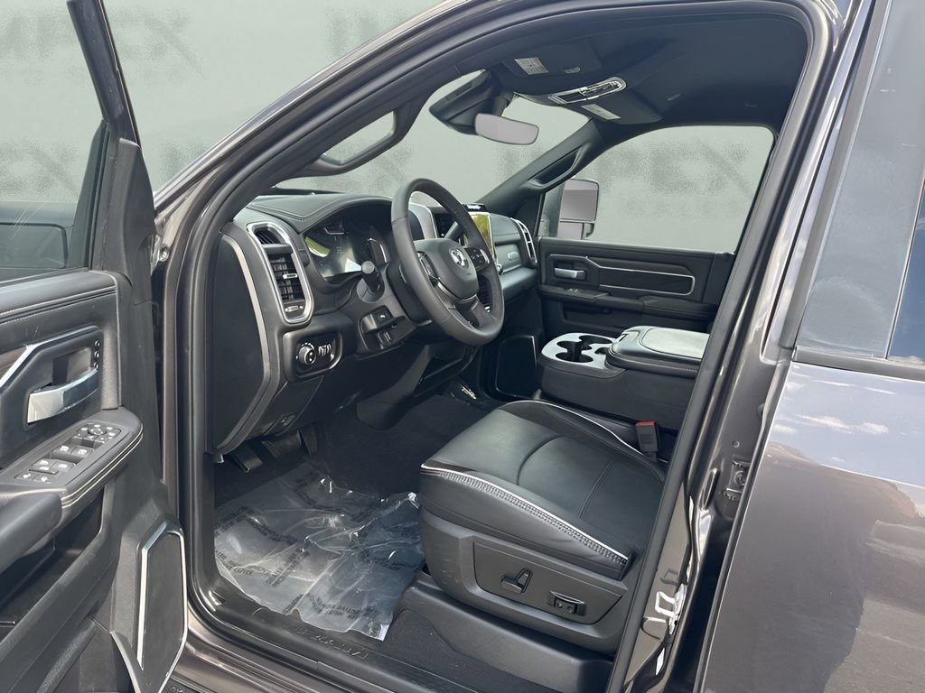 Used 2026 RAM 2500 Laramie AWD/4WD image 9