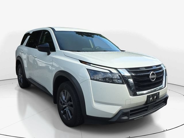 Used 2024 Nissan Pathfinder S FWD image 3