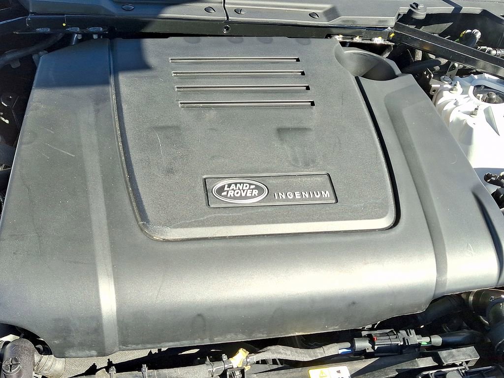 Used 2025 Land Rover Defender 110 S image 28