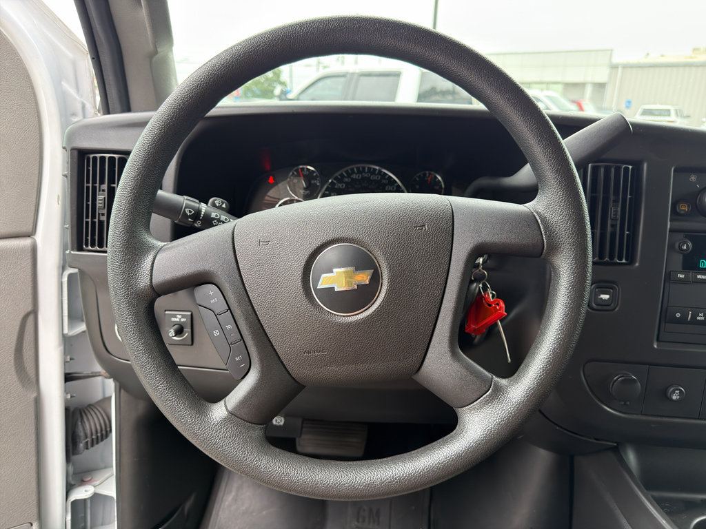 Used 2025 Chevrolet Express 3500 LT w/ LT Preferred Equipment Group RWD image 12