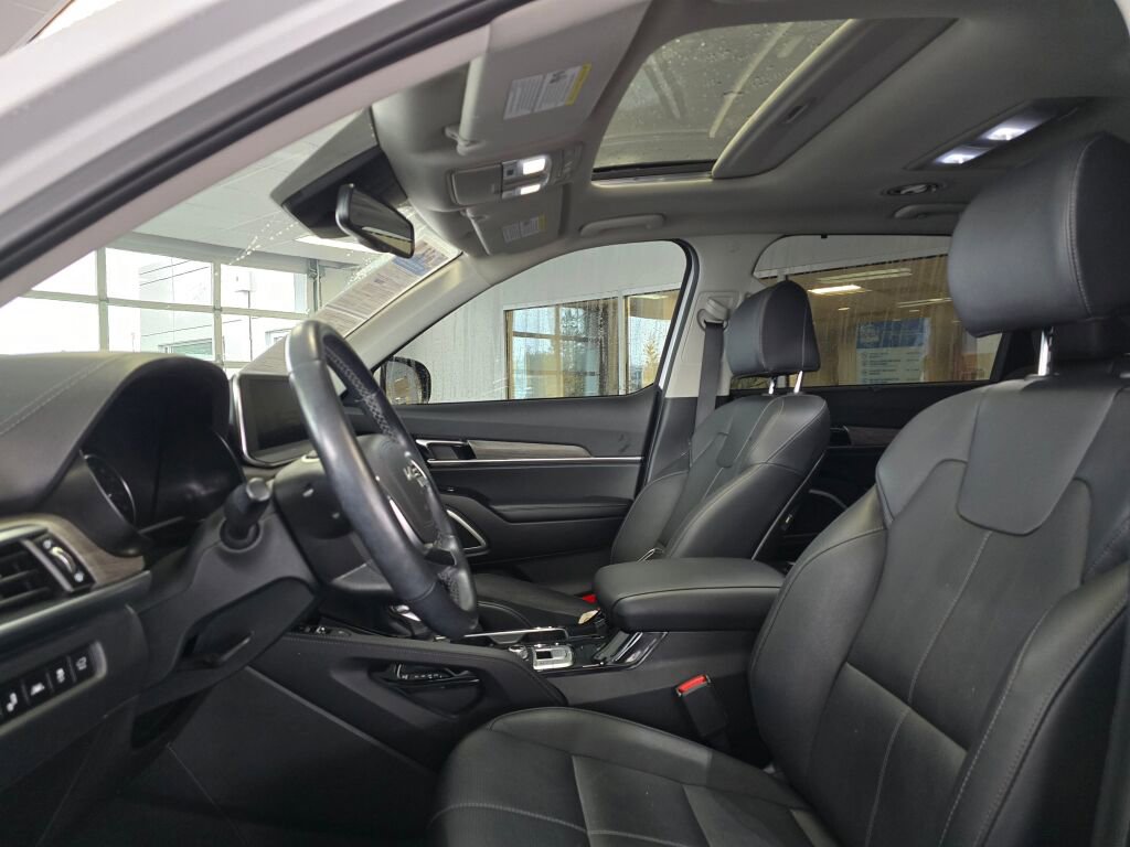 Used 2022 Kia Telluride EX w/ EX Premium Package image 23