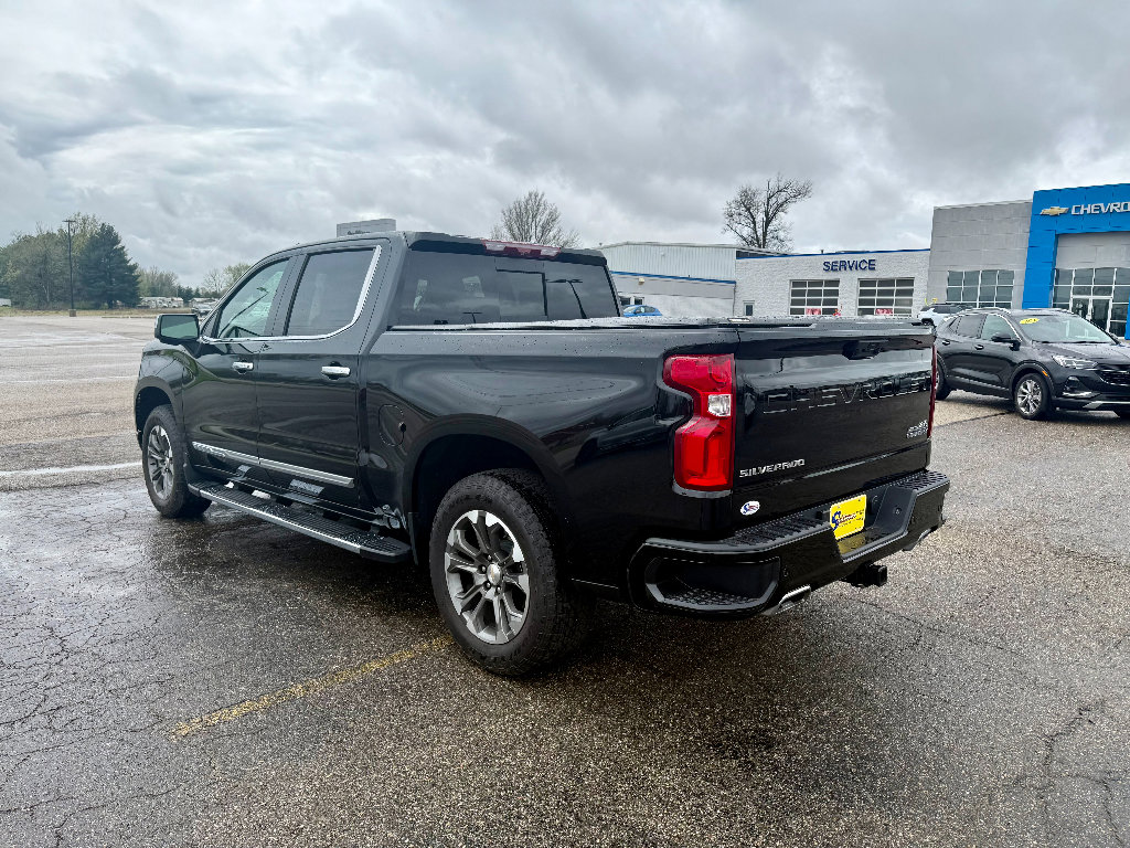 Used 2024 Chevrolet Silverado 1500 High Country w/ Technology Package image 2