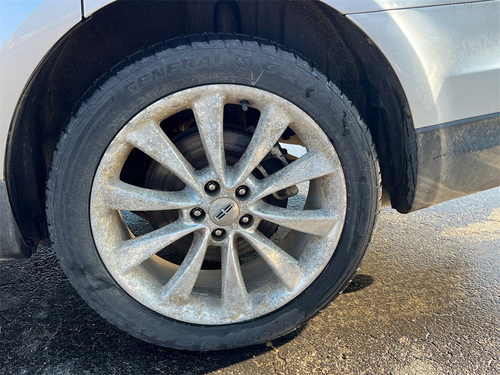 Used 2012 Lincoln MKT AWD image 44