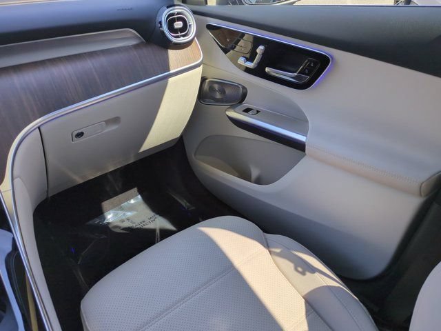 Used 2026 Mercedes-Benz GLC 300 image 17
