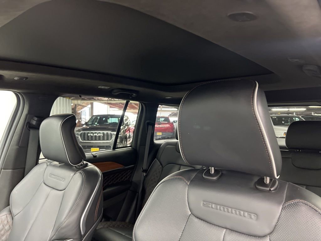 Used 2025 Jeep Grand Cherokee Summit image 17