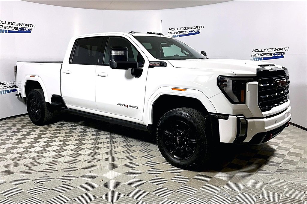Used 2024 GMC Sierra 2500 AT4 w/ AT4 Premium Plus Package image 3