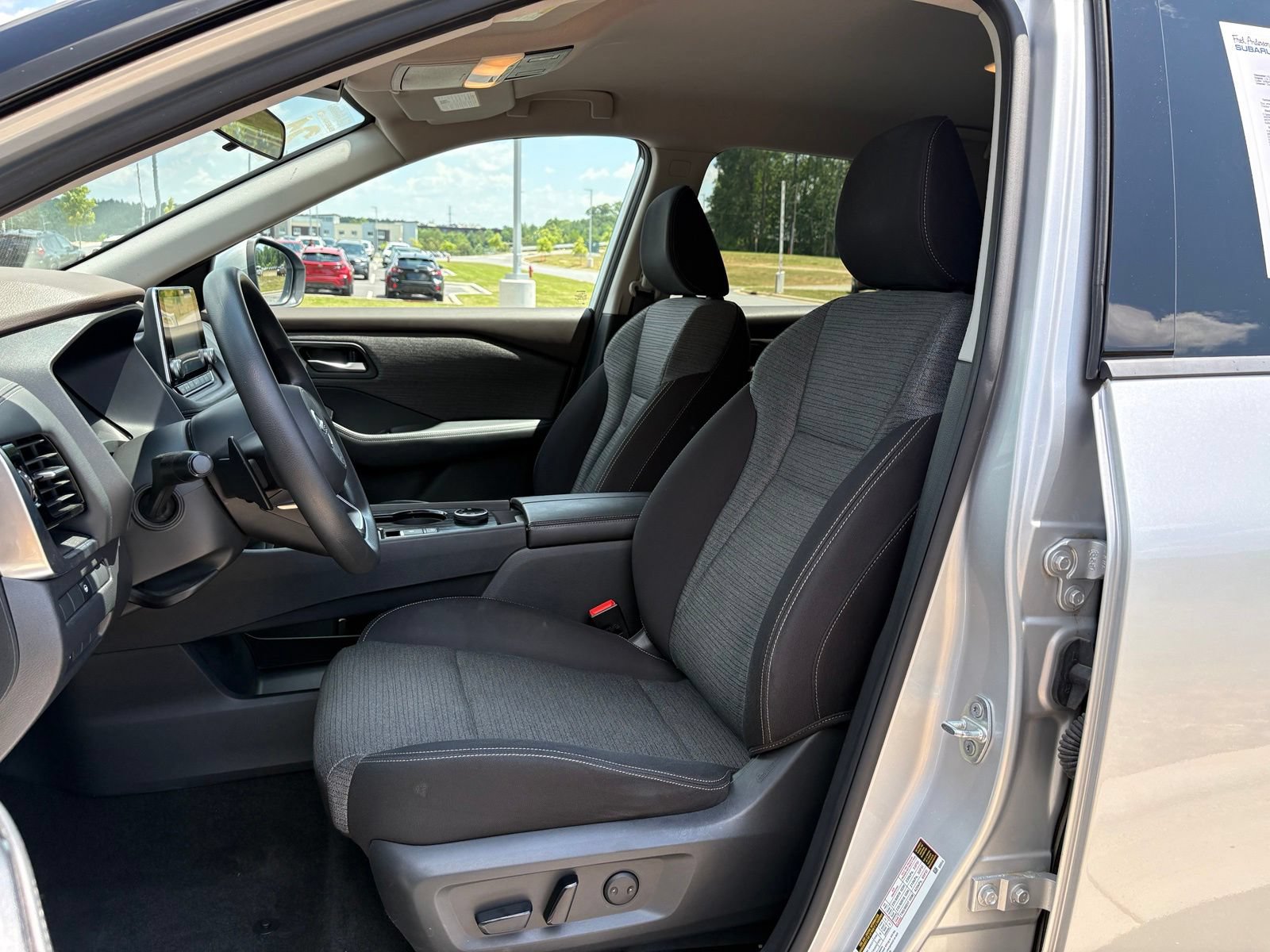 Used 2021 Nissan Rogue SV AWD/4WD image 26