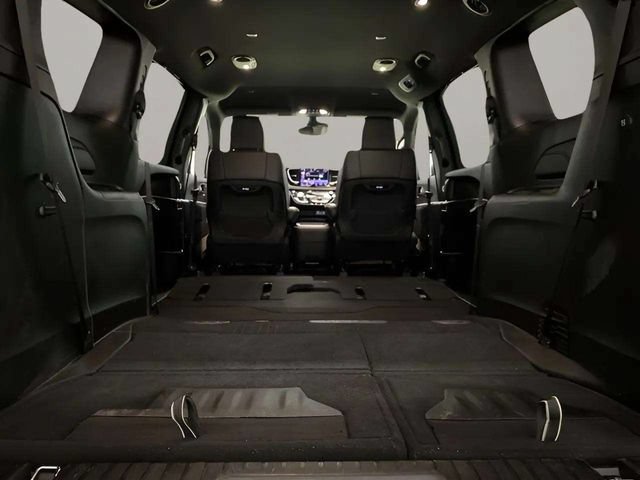 Used 2025 Chrysler Pacifica Select FWD image 79