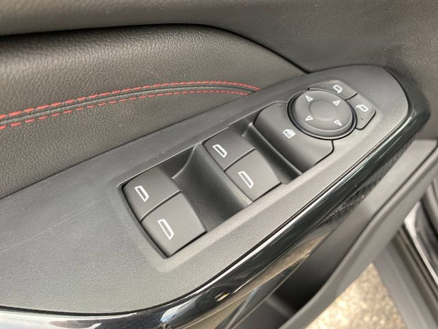Used 2024 Chevrolet Trax RS w/ Sunroof Package FWD image 18
