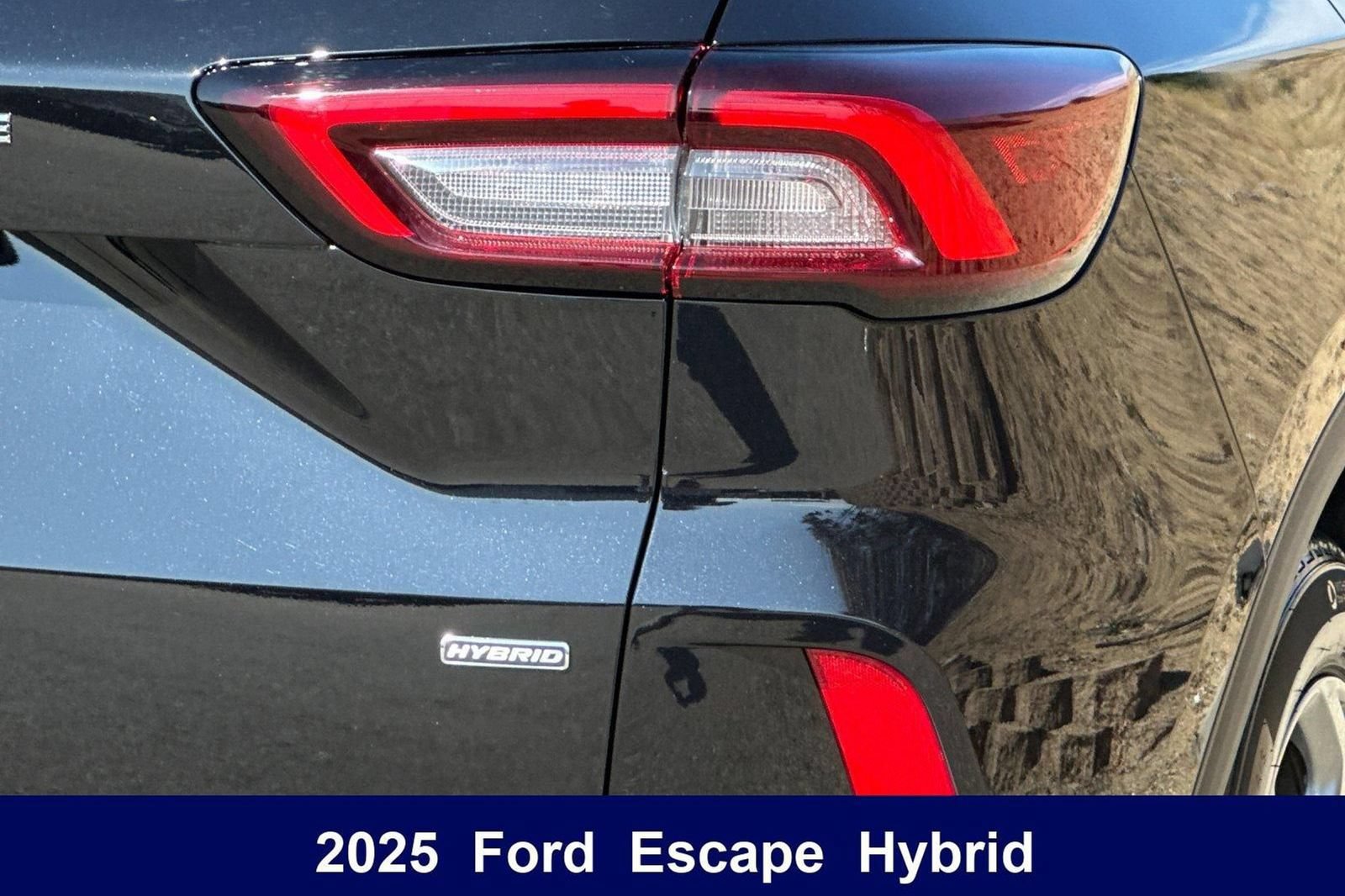 Used 2025 Ford Escape ST-Line w/ Equipment Group 301A FWD image 40