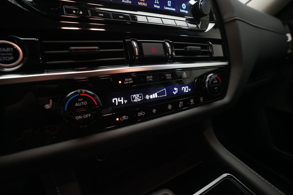 Used 2024 Nissan Pathfinder SL image 19