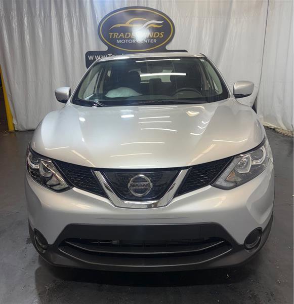Used 2018 Nissan Rogue Sport S image 2