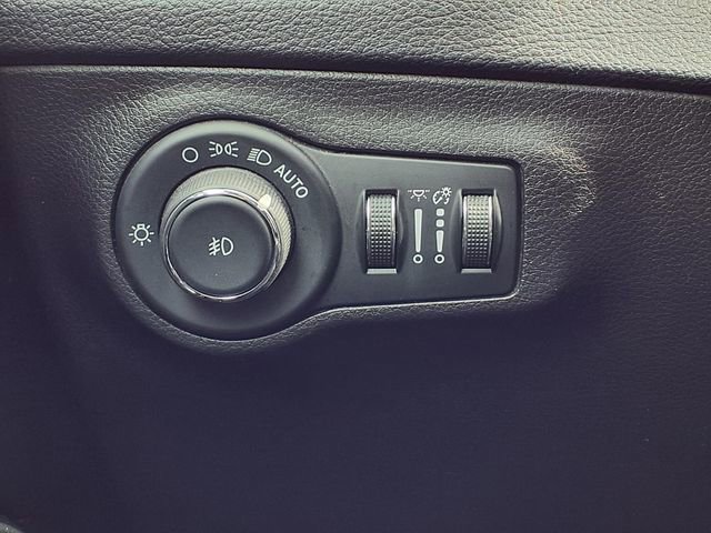 Used 2020 Jeep Compass Limited image 17