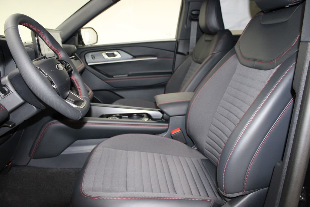 New 2026 Ford Explorer ST-Line w/ ST-Line Street Pack RWD image 21
