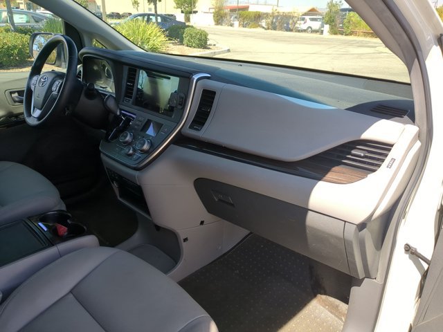 Used 2015 Toyota Sienna XLE w/ XLE Navigation Package FWD image 20