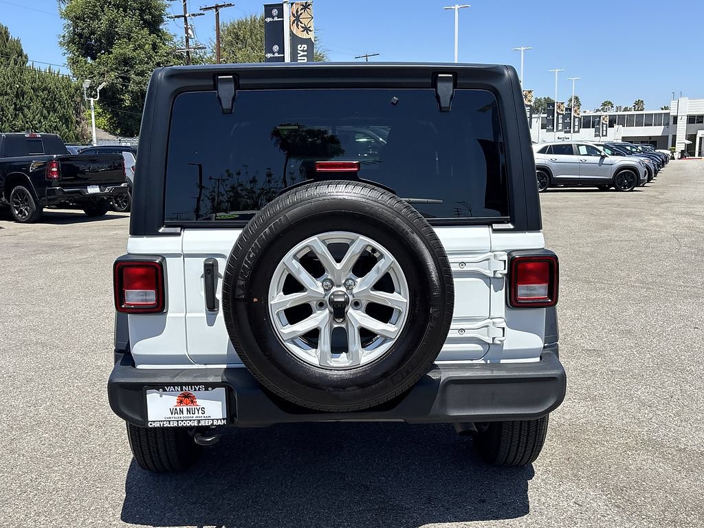 Used 2023 Jeep Wrangler Unlimited Sport AWD/4WD image 6
