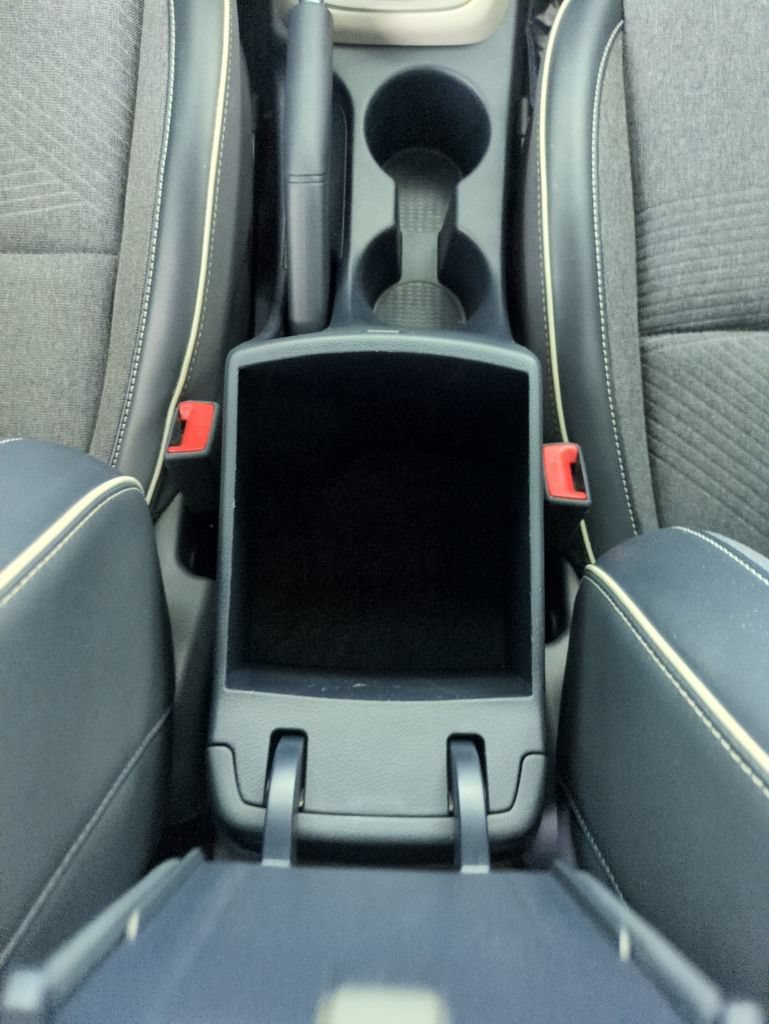 Used 2021 Hyundai Venue FWD image 27