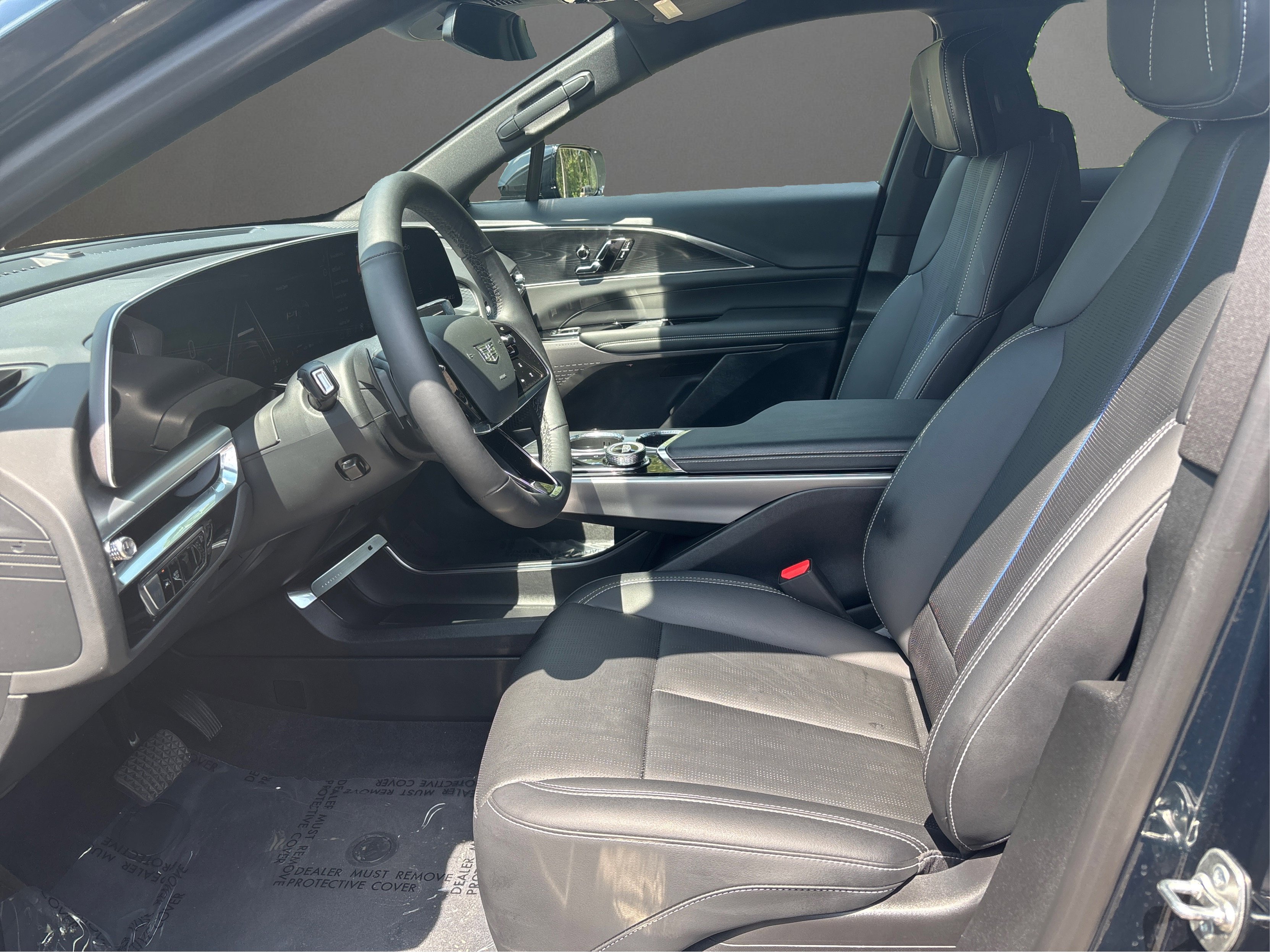 Used 2024 Cadillac Lyriq Luxury image 11