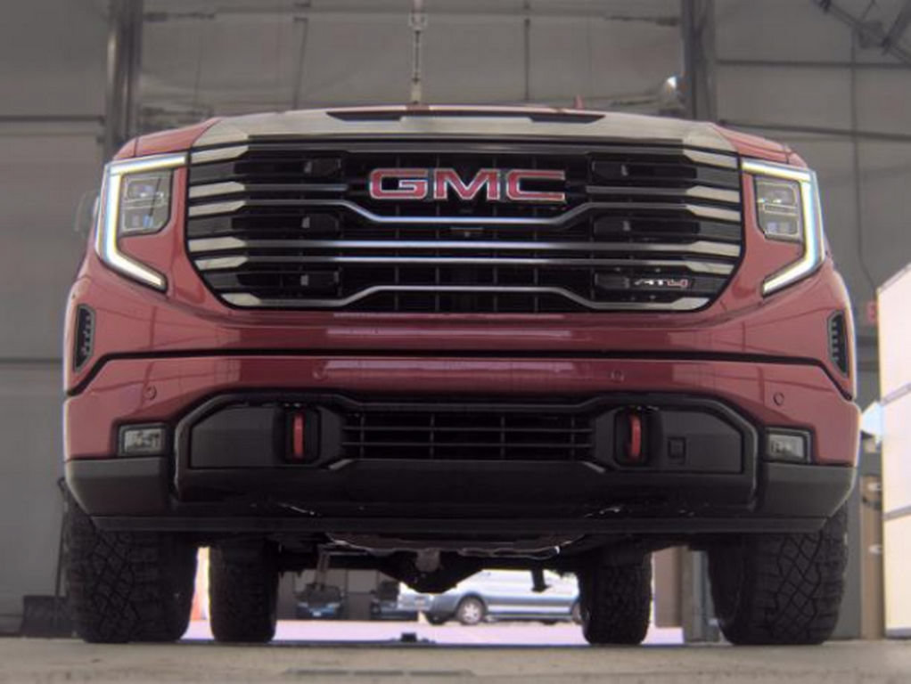 Used 2023 GMC Sierra 1500 AT4 w/ AT4 Premium Package AWD/4WD image 4