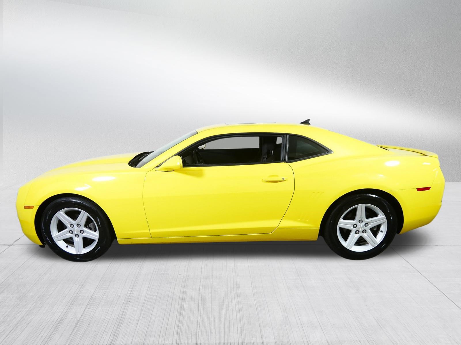 Used 2012 Chevrolet Camaro LT RWD image 4