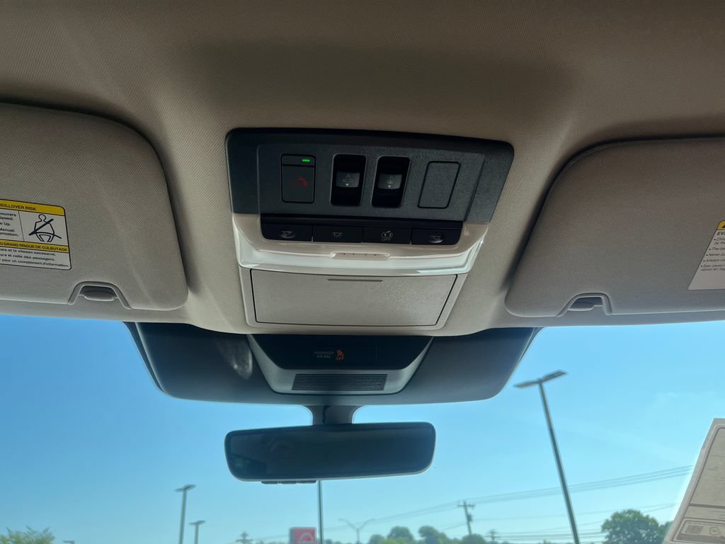 Used 2025 Nissan Pathfinder Platinum FWD image 46