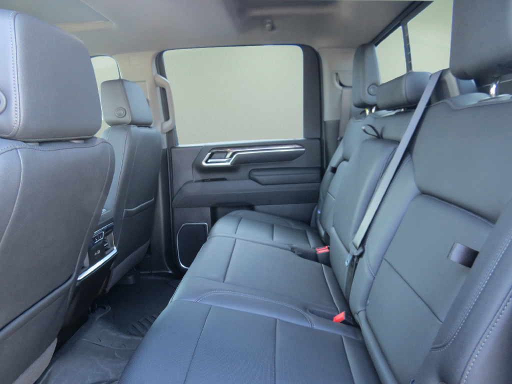 Certified 2025 Chevrolet Silverado 2500 LTZ w/ LTZ Convenience Package AWD/4WD image 14