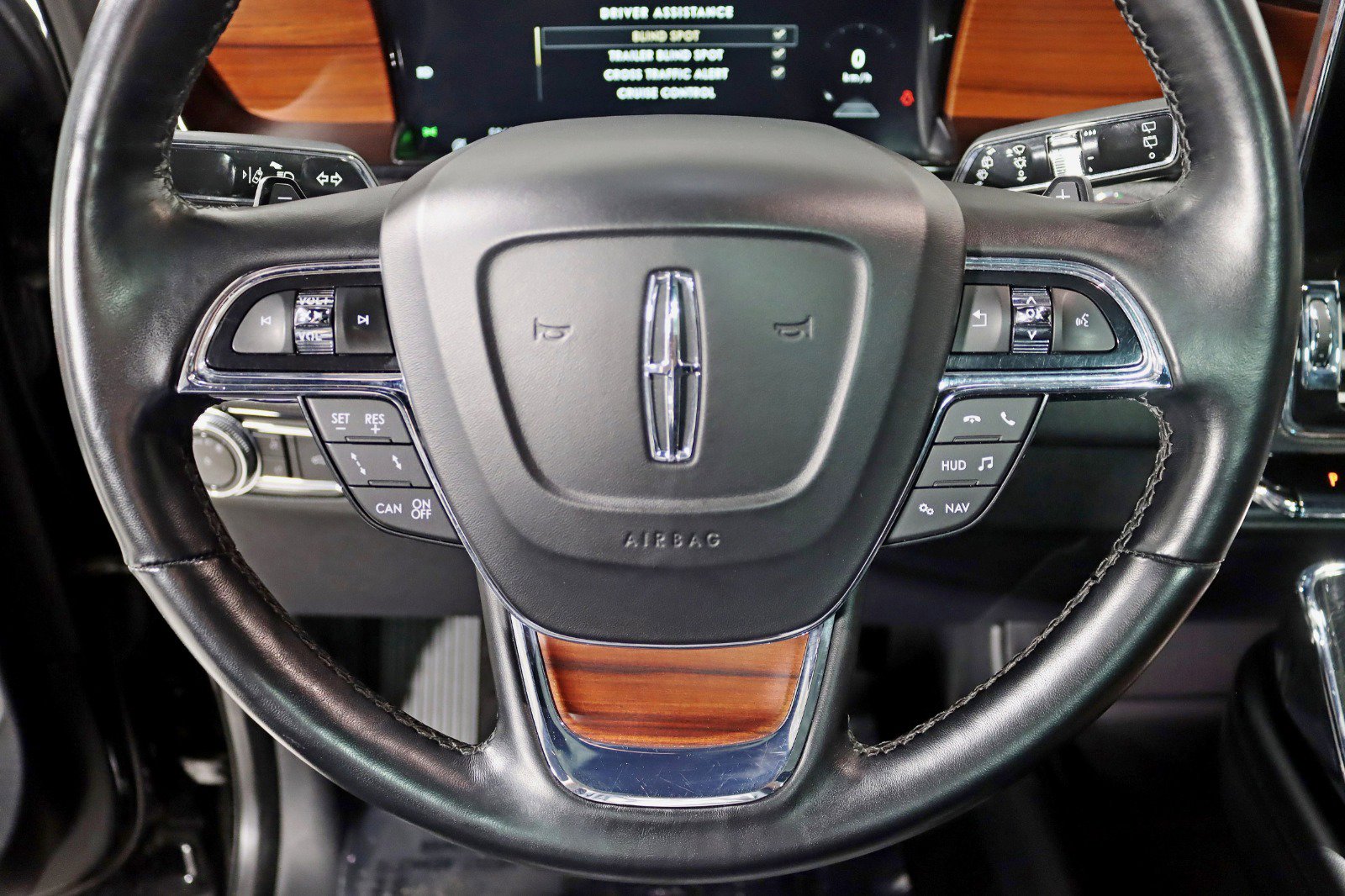 Used 2018 Lincoln Navigator L Reserve w/ Technology Package AWD/4WD image 17