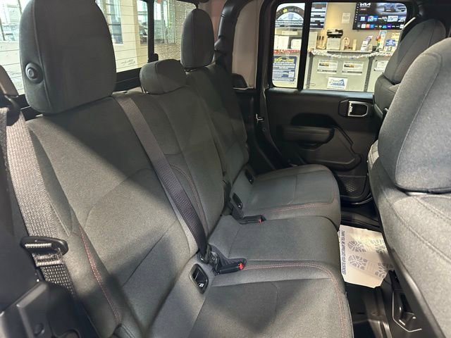 Used 2025 Jeep Gladiator Rubicon w/ Convenience Group image 19