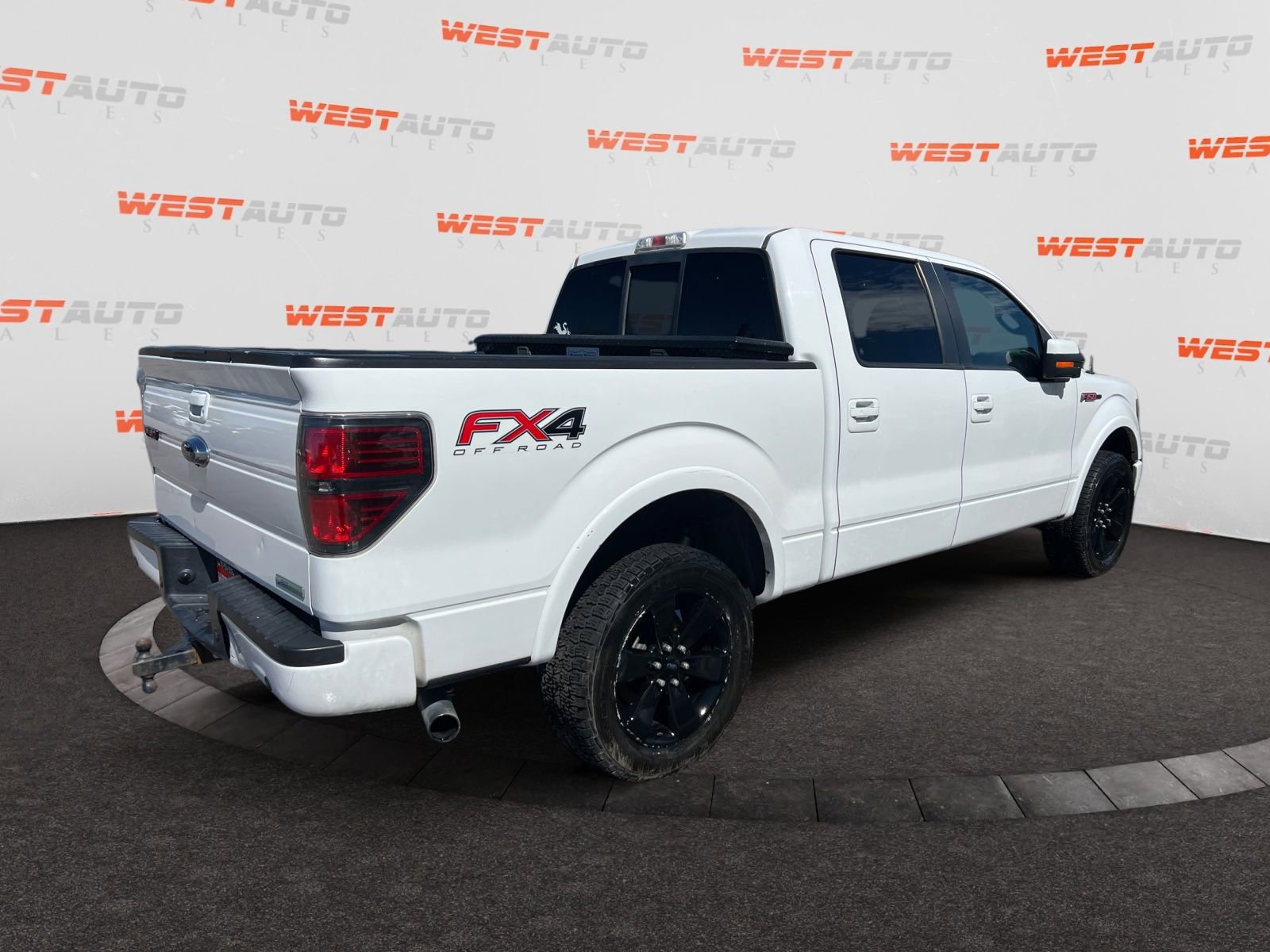 Used 2014 Ford F150 FX4 w/ Equipment Group 402A Luxury image 5