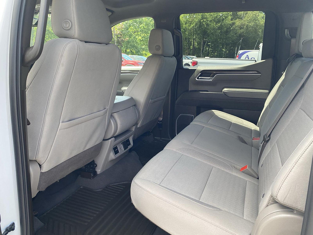 Certified 2026 Chevrolet Silverado 1500 RST AWD/4WD image 11