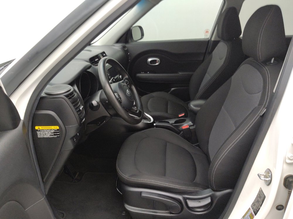 Used 2017 Kia Soul + image 17