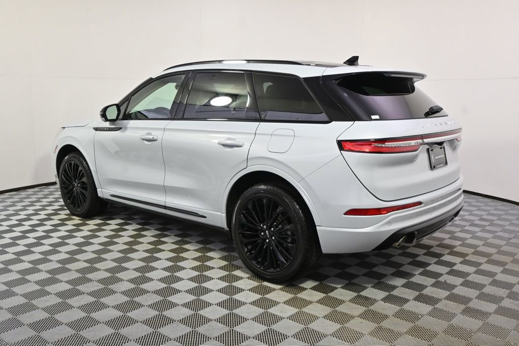 New 2026 Lincoln Corsair Reserve w/ Jet Appearance Package image 3