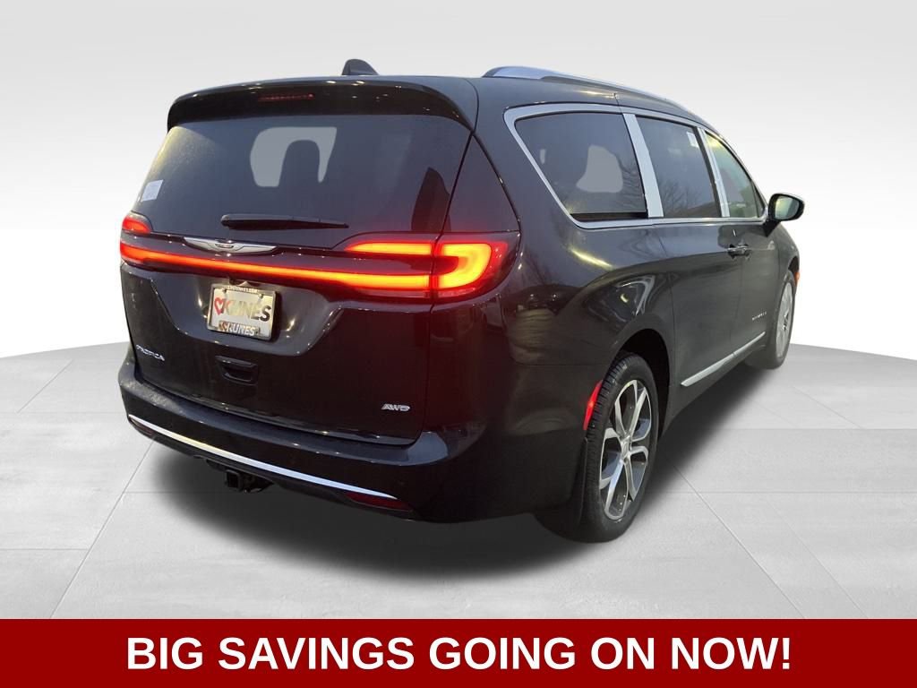 New 2026 Chrysler Pacifica Pinnacle w/ Trailer Tow Group AWD/4WD image 8