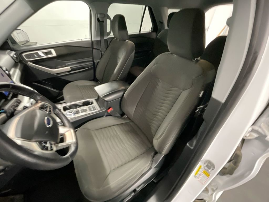 Used 2020 Ford Explorer XLT image 18