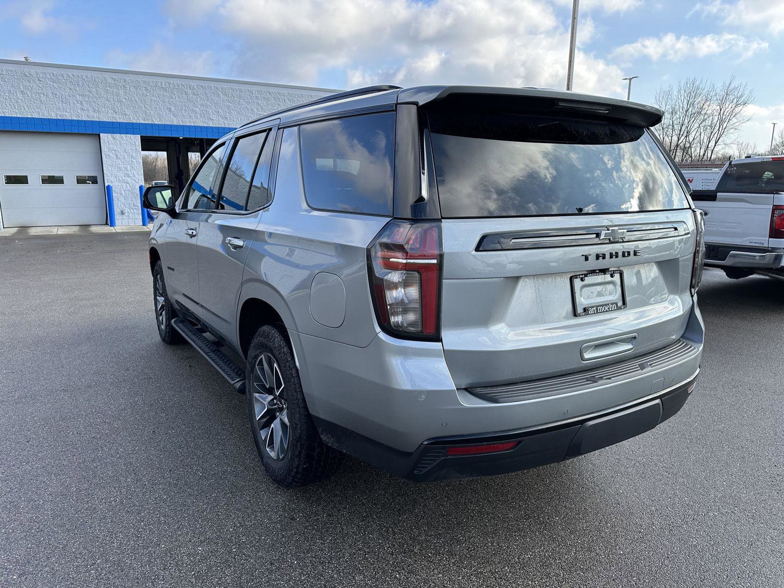 Used 2024 Chevrolet Tahoe Z71 w/ Luxury Package image 3