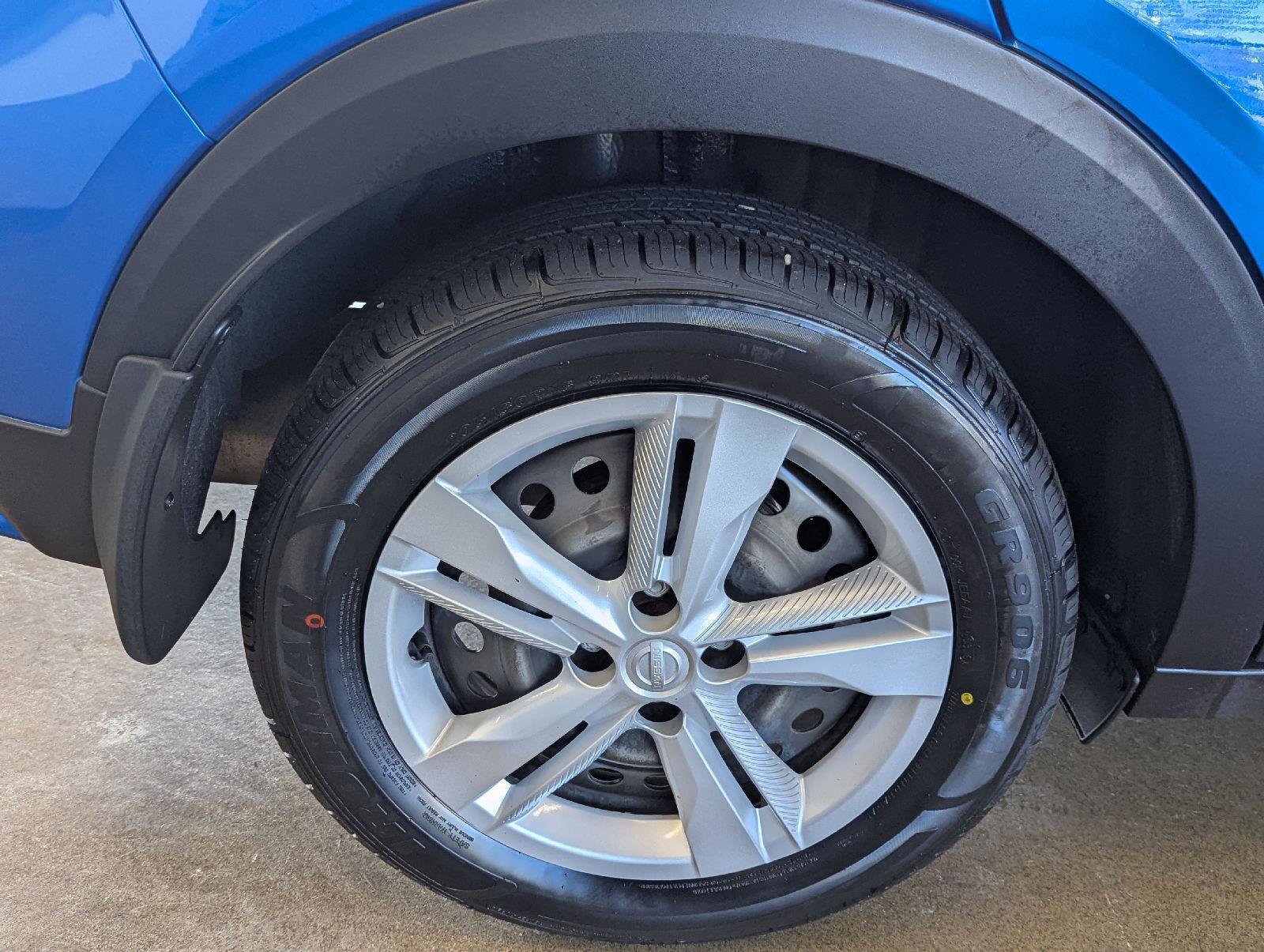 Used 2024 Nissan Kicks S image 33