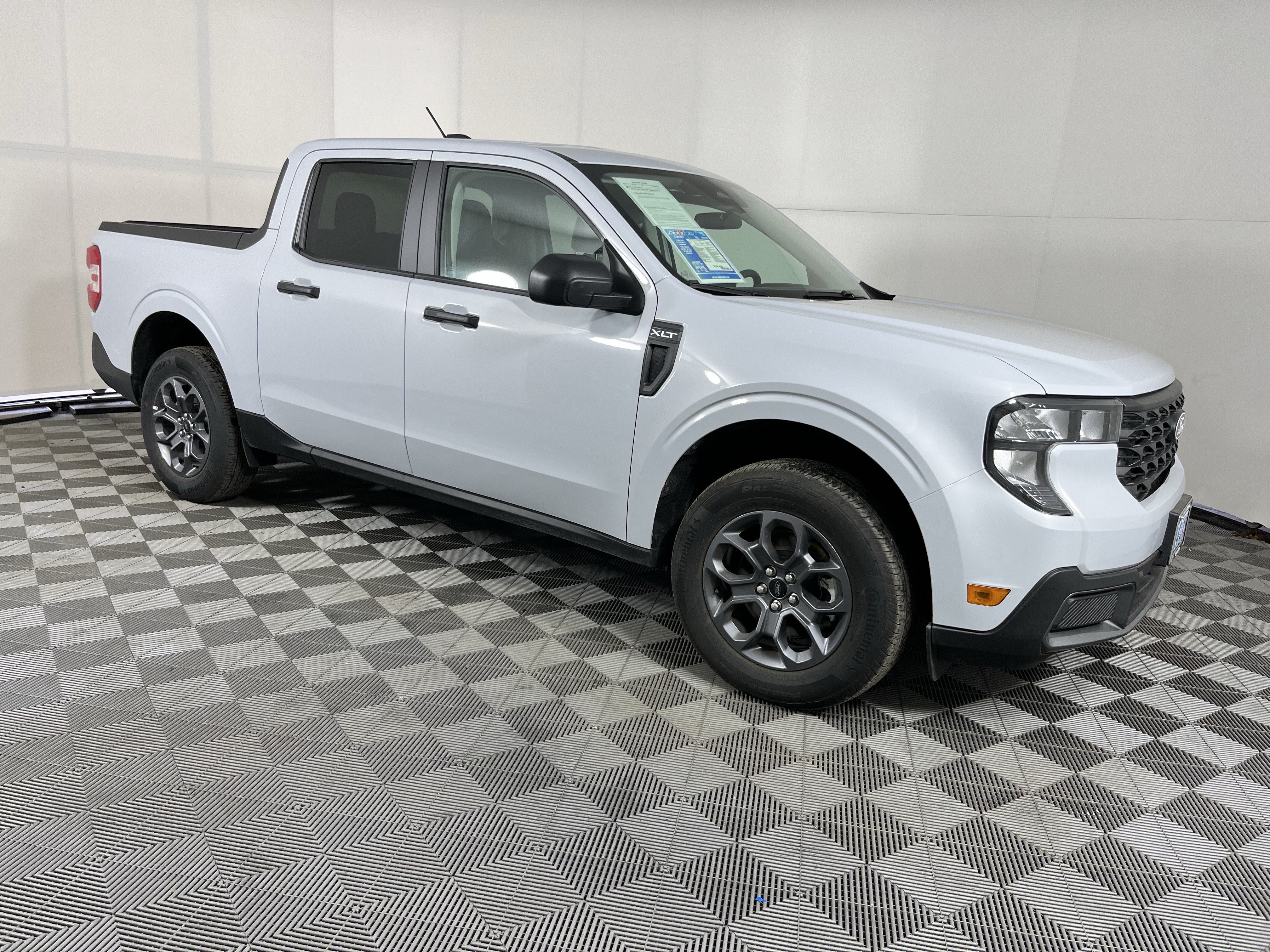 Used 2025 Ford Maverick XLT w/ Equipment Group 302A AWD/4WD image 7