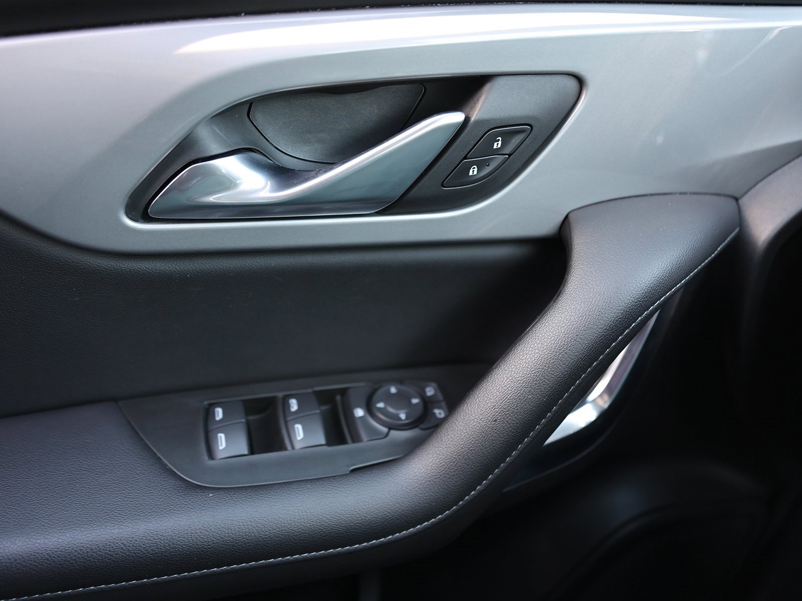 Used 2022 Chevrolet Blazer LT image 38