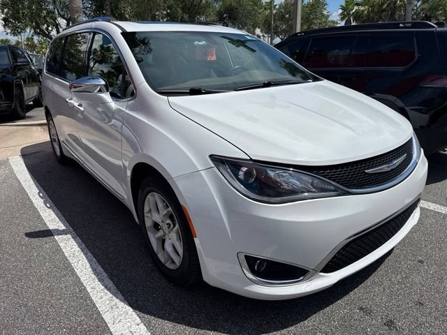 Used 2020 Chrysler Pacifica Limited FWD image 2