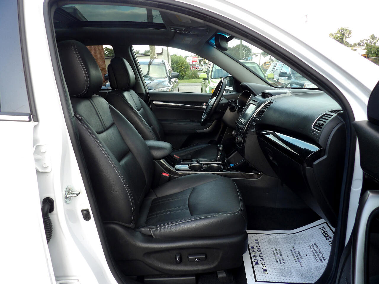 Used 2015 Kia Sorento SX image 22