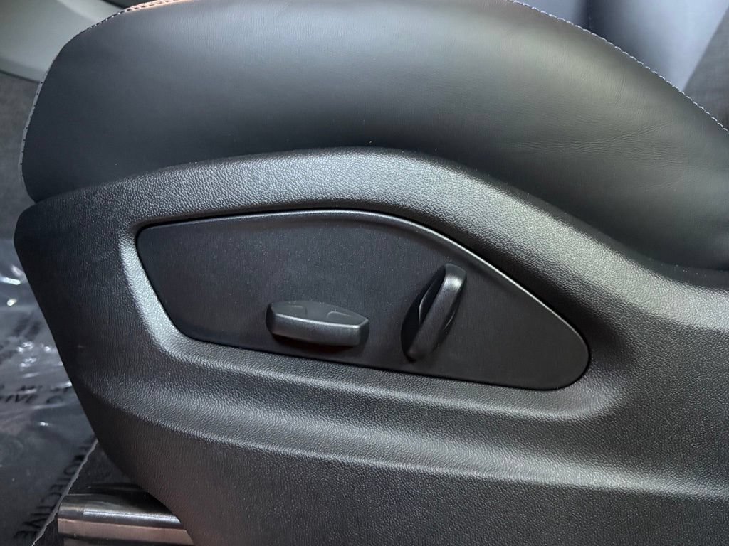 New 2026 Porsche Cayenne Turbo GT AWD/4WD image 25