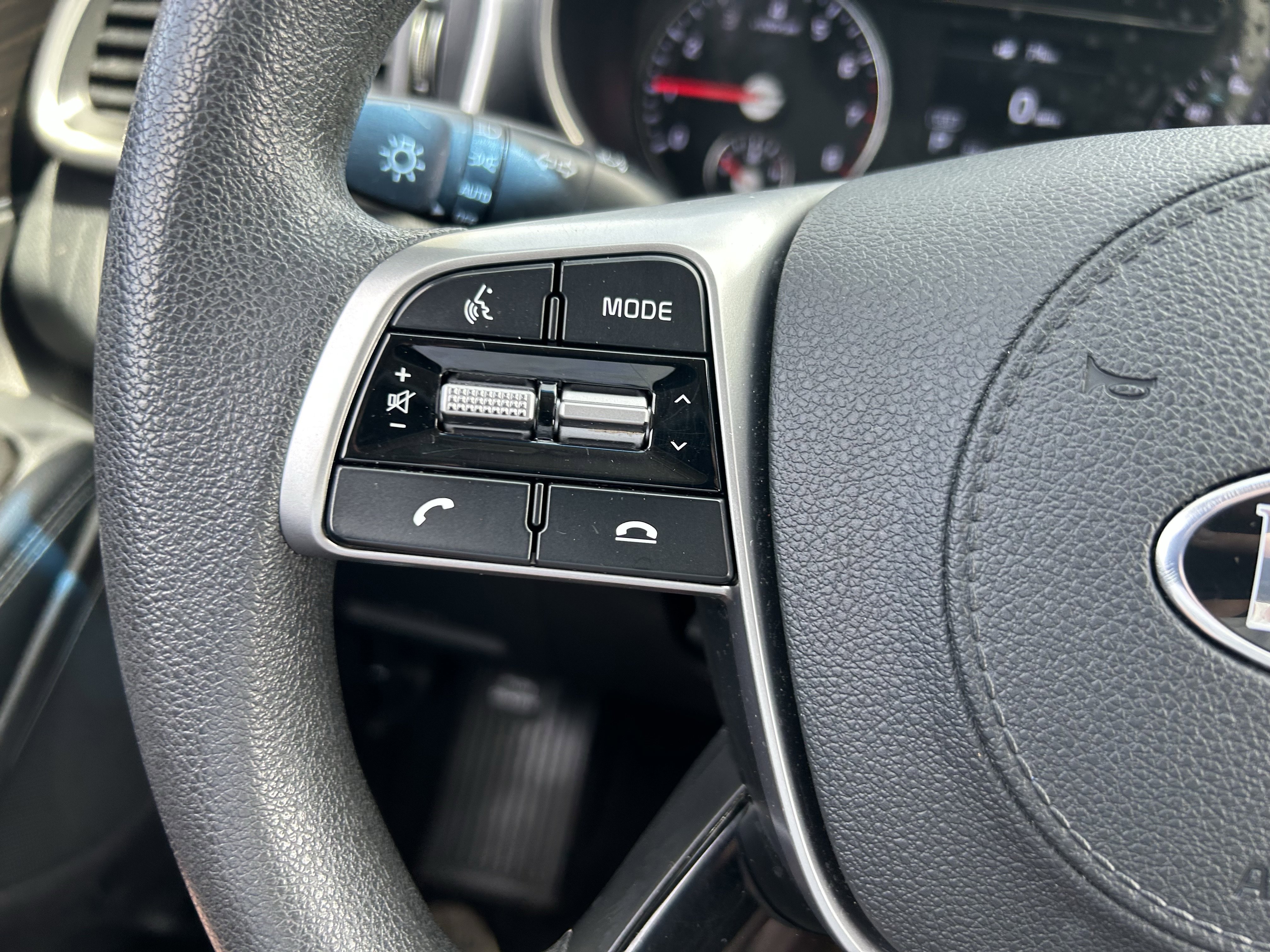 Used 2019 Kia Sorento LX image 17