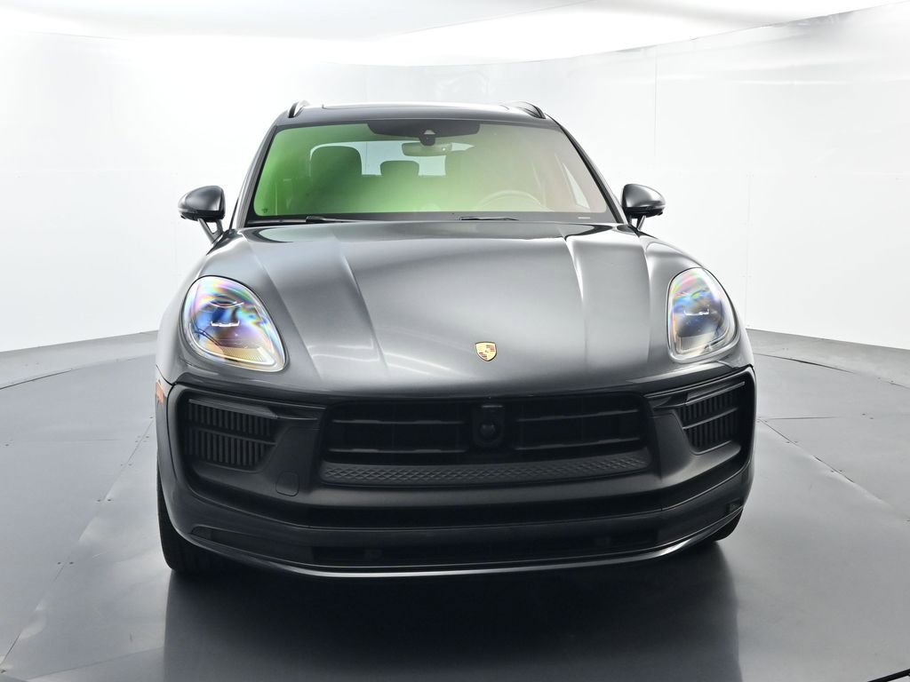 Certified 2025 Porsche Macan GTS image 18